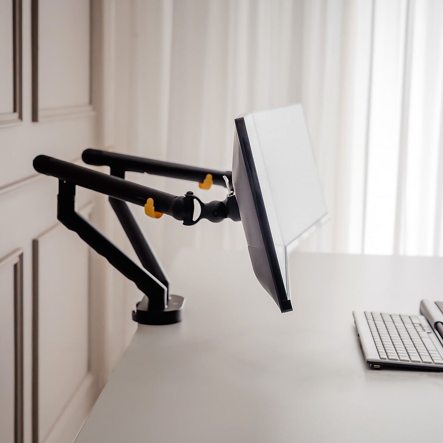 BakkerElkhuizen Be Flexible monitor arm